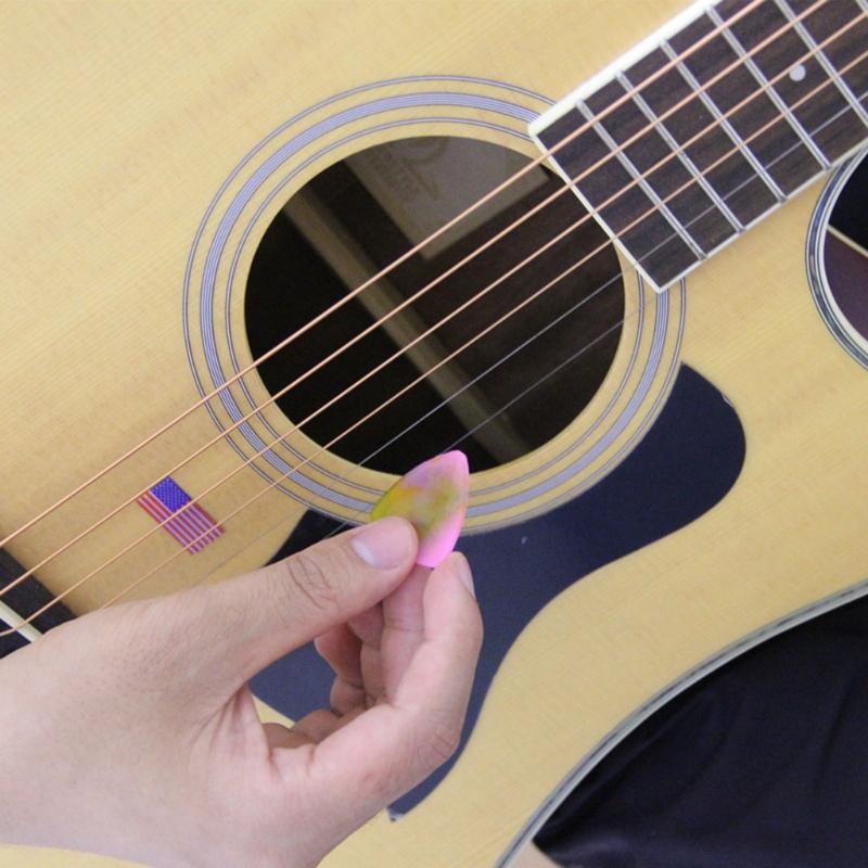 Gitarrenplektrum Harzform Geometrische Dreieckige Plektrumform Gitarrenplektrum Halter Box Silikonform für Epoxidguss DIY C