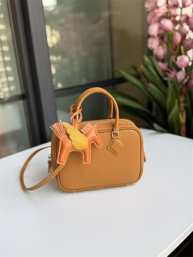 2025 New Genuine Leather Women's Bag Head Layer Leather Plumes Soft Leather Feather Bag Handheld Diagonal Cross Border Women's Bag