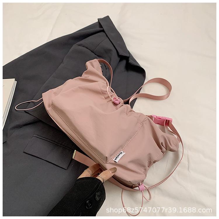 Folded Bag Women's 2025 New Fashion Popular Shoulder Bag Versatile Large Capacity Personalized Puff Drawstring Messenger Bag
