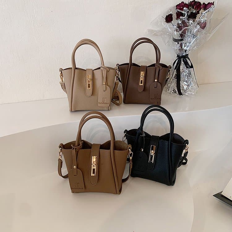 New Fashion Women's Handbag Premium Texture Messenger Bag