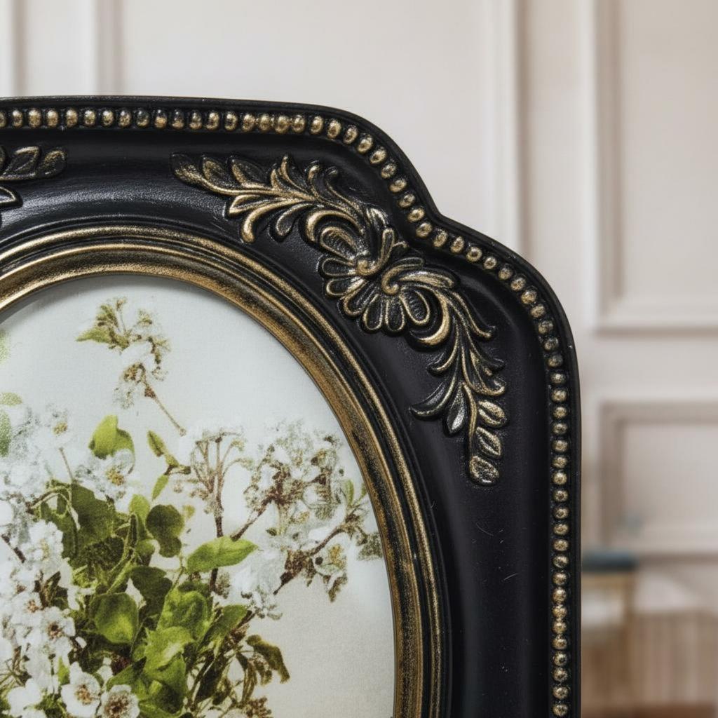 Vintage Picture Frame French Inspired Design Ornate Photo Frame Elegant Decorative Piece Piece Lightweight for Living Room