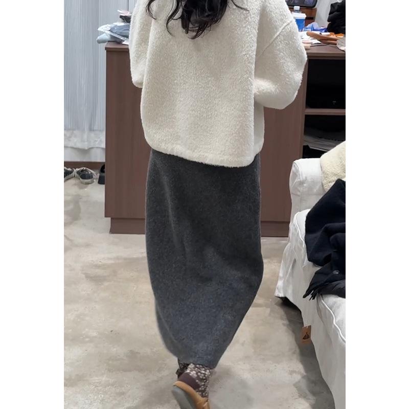 Elegant High-Waisted Grey A-Line Knit Midi Skirt for Petite Women