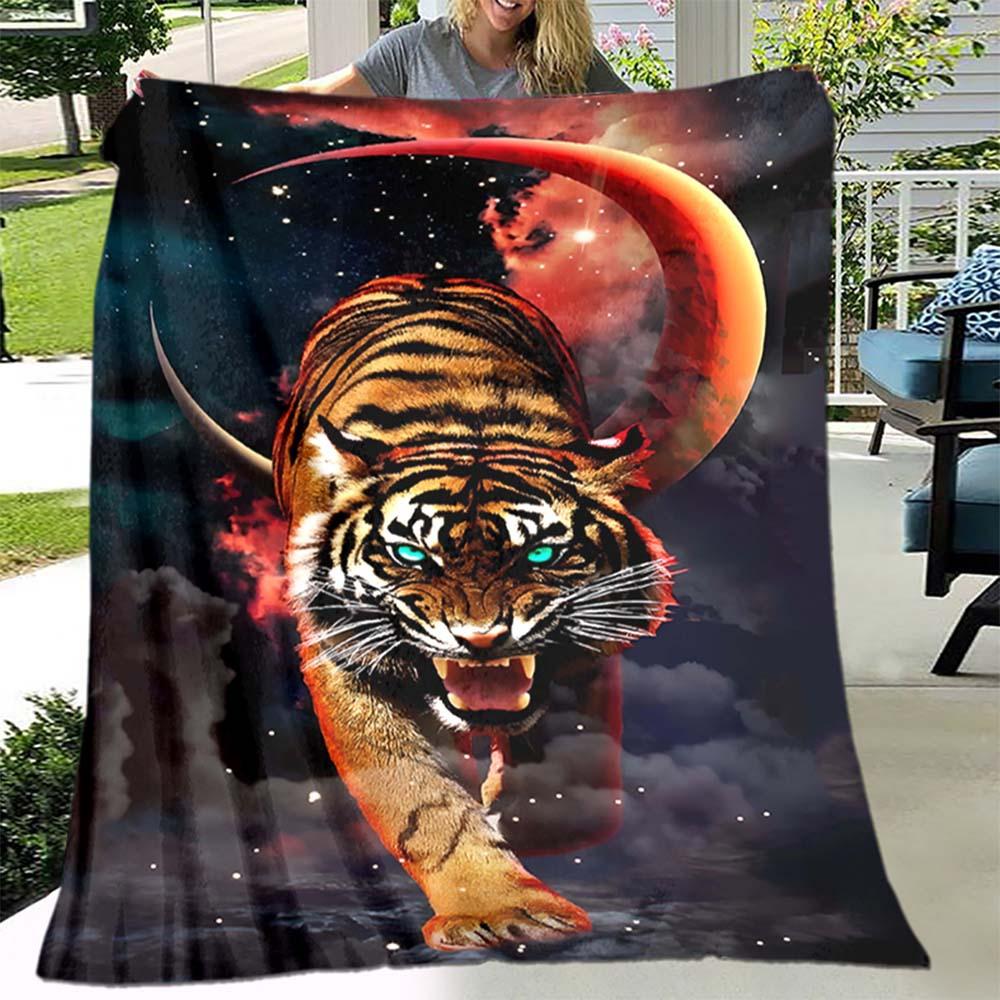 Tiger Roaring Moon Design Pattern Flannel Printed Blanket Suitable for All Seasons Suitable for Living Room Office Sofa Travel