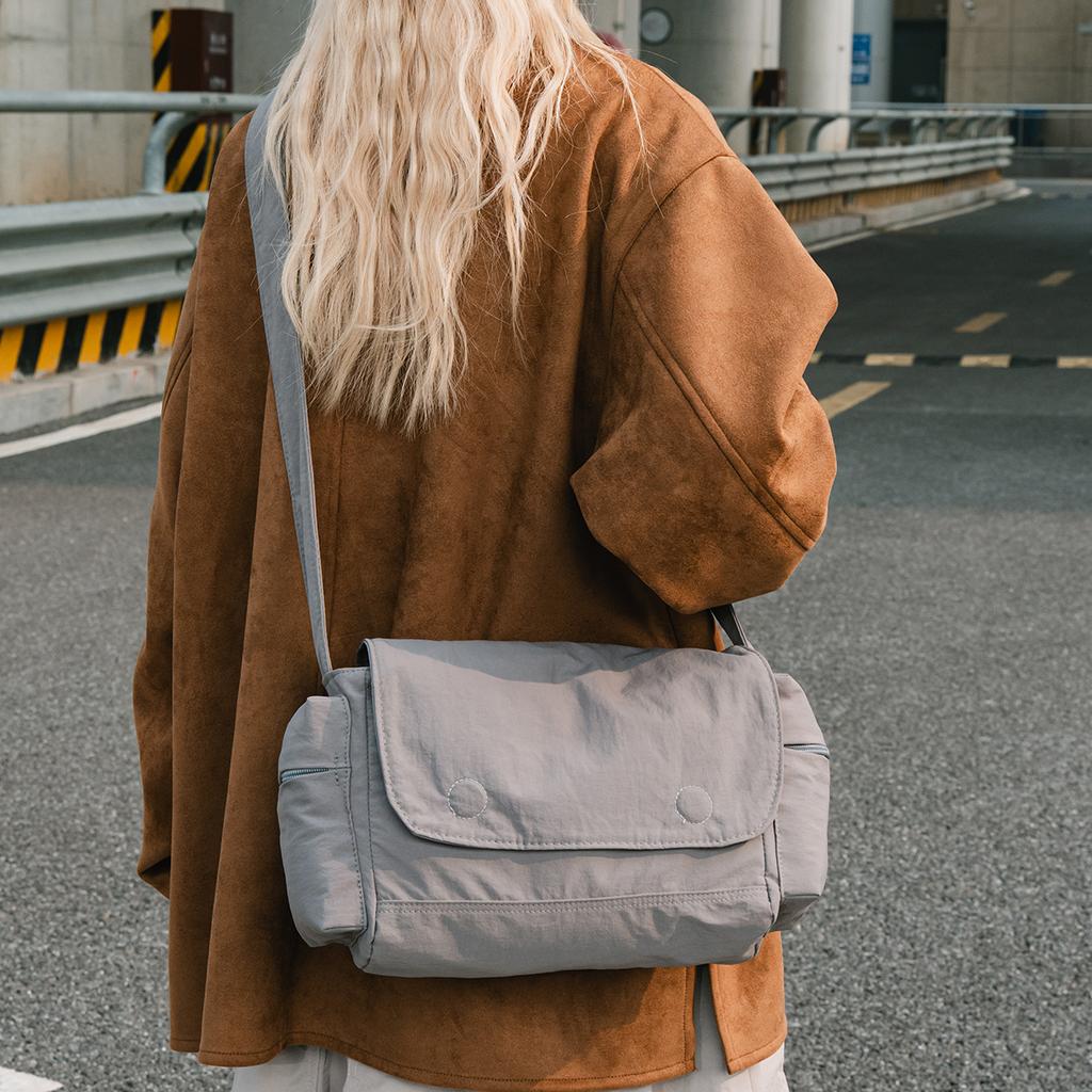 Women's Casual Nylon Crossbody Bag Lightweight Large Capacity Shoulder Bag Messenger Bag for Daily Work School Travel Solid Color Simple Style