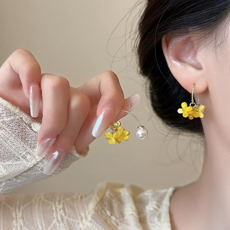 

Vintage Osmanthus Leaf Dangle Earrings for Women Delicate Imitation Pearl Tassel Earrings Wedding Party Jewelry Gifts