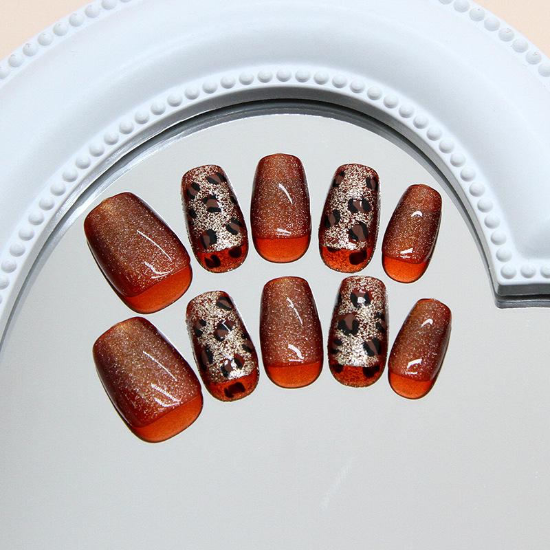 Caramel fine flash leopard print cat eye less white European and American style removable manicure tablets 30 pieces