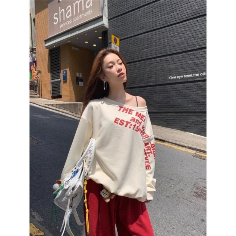 

Свитер с открытыми плечами и длинными рукавами в стиле ретро с принтом в виде букв, женская осенняя новинка, свободный и тонкий топ с косыми плечами M абрикосовый