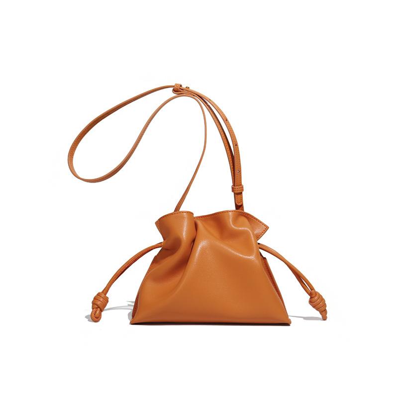Leather women's bags come to pictures and samples, high-end fashion messenger bags, women's OEM drawstring bucket bags