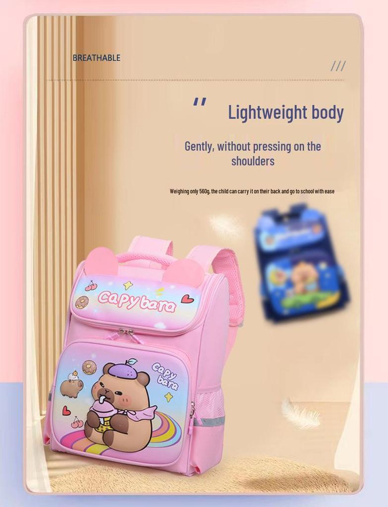 Capybara Cartoon Rucksack für Jungen & Mädchen der 1. & 2. Klasse – Schultasche für Kinder mit Weltraum-Thema