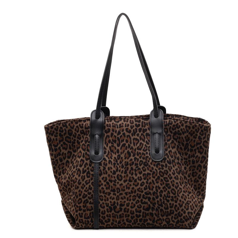 2025 autumn new trendy Korean version of foreign style leopard print shoulder large capacity high value fashion portable tote bag women