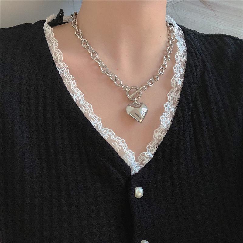 Trendigt hjärthänge nyckelbenskedja med OT-spänne - Hip-Hop Disco Stil Halsband för Kvinnor