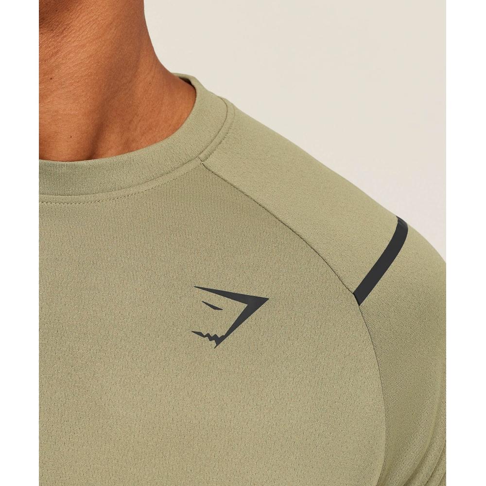 Gymshark Arrival ConTrasT T shirT Grounded Green    sTrengTh Green A4c4o Edd0
