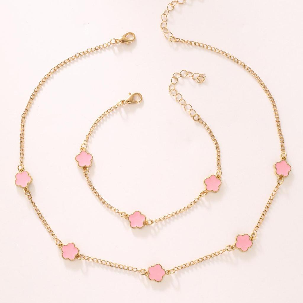 New Five-Petal Flower & Clover Jewelry Set: Fashionable Necklace & High-End Bracelet