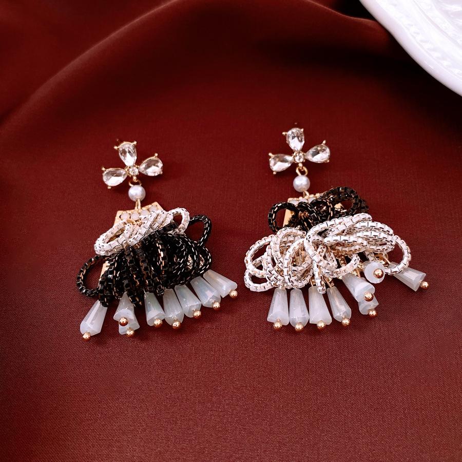 

Silver Needle Glass Zircon Irregular Pendant Fringed Earrings Retro Ethnic Style Stud Earrings Design Sense Niche Earrings Women
