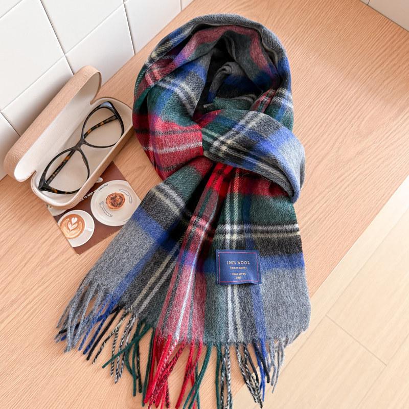 111% pure blue-gray plaid scarf for men and women, winter knitted to keep warm, high-end temperament plaid scarf