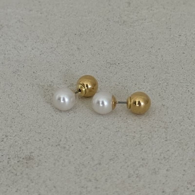 THE BORING pearl and ball earrings