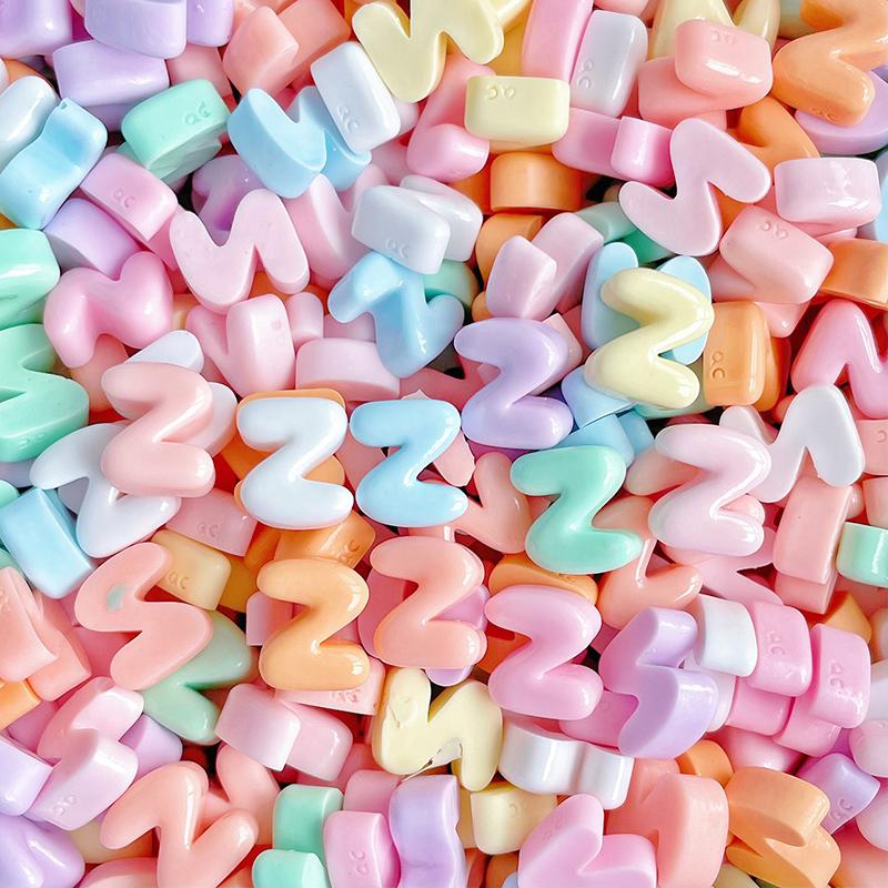 

20 шт. Мини-буквы Смешанные смоляные аксессуары Abcd Английская буква Наклейки Сделай сам Крем-клей Чехол для телефона Заколка для волос Декоративные принадлежности