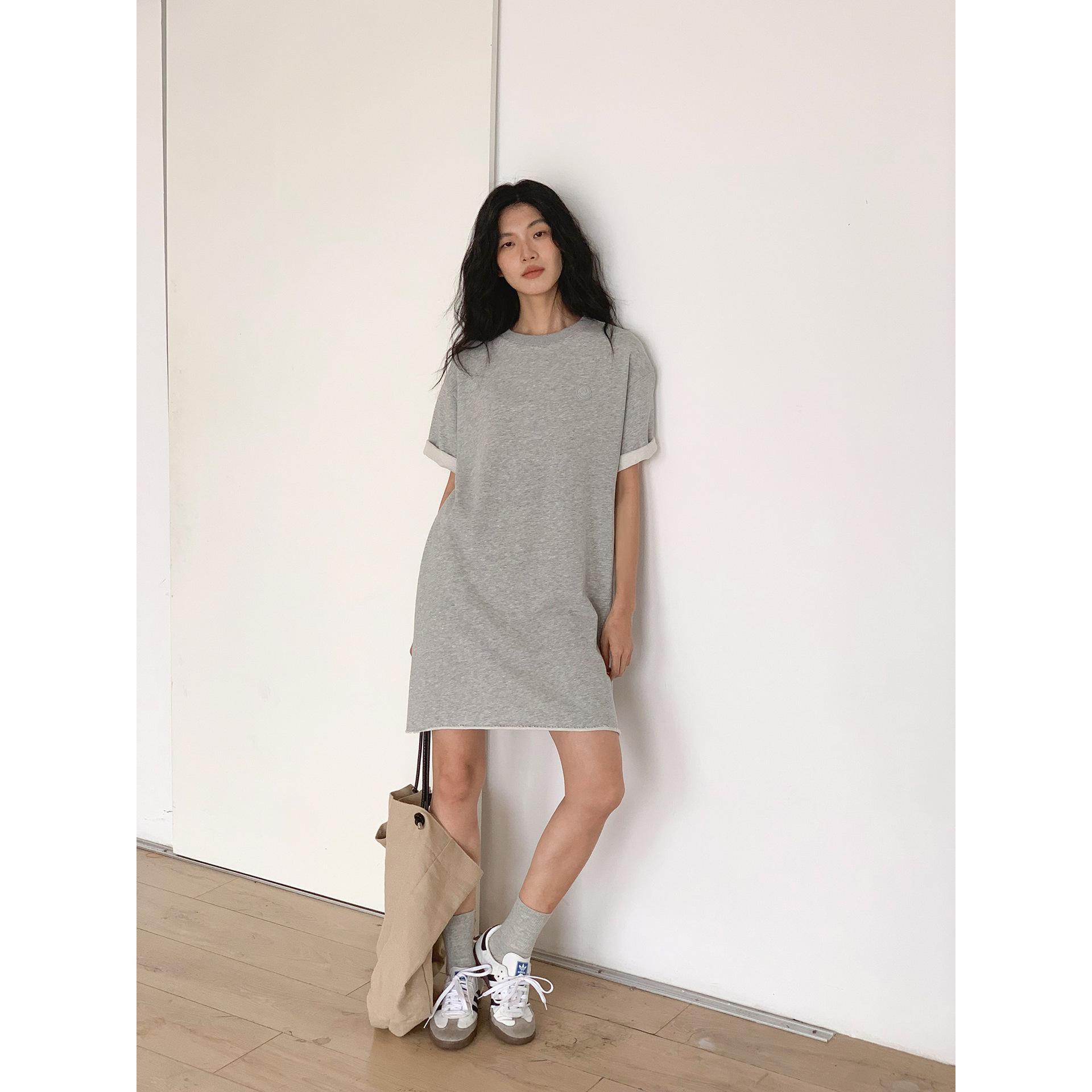 

EIGHTHMONTH Grey Summer Slimming T-shirt Dress - Casual Rolled-up Sleeves, Belly Concealing, Tall-enhancing. Large серый/цветочный