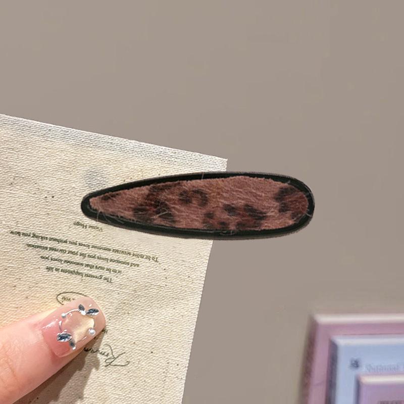 

Заколка для волос с леопардовым принтом и флокированным покрытием - Женский аксессуар для волос типа «утиный клюв» для боковых прядей, Универсальная заколка