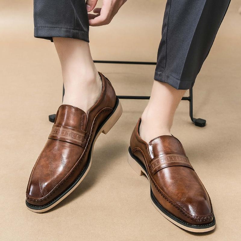 Fashion Luxury Advanced Baroque Fashionable Brand High Quality Carved Leather Shoes Handmade Non Slip Artist Actor Men's Loafers Shoes