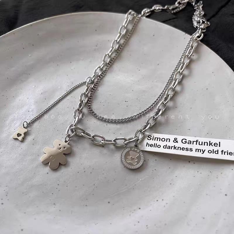 Hip hop bear necklace women's 2026 new design sense collarbone chain neck chain autumn and winter sweater double-layer accessories