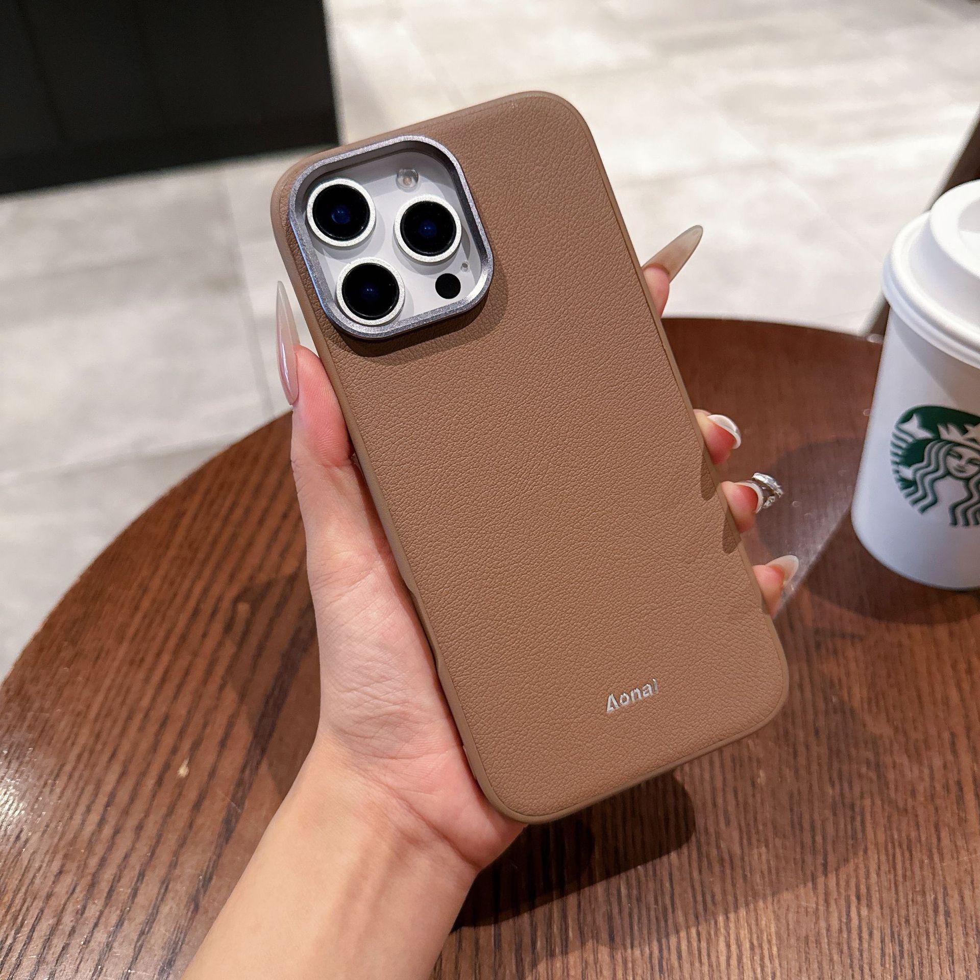 

Узор из кожи личи Подходит для чехла для мобильного телефона iPhone 16 Ангорский красный Apple 15proamx с защитным чехлом для объектива iPhone16Plus коричневый