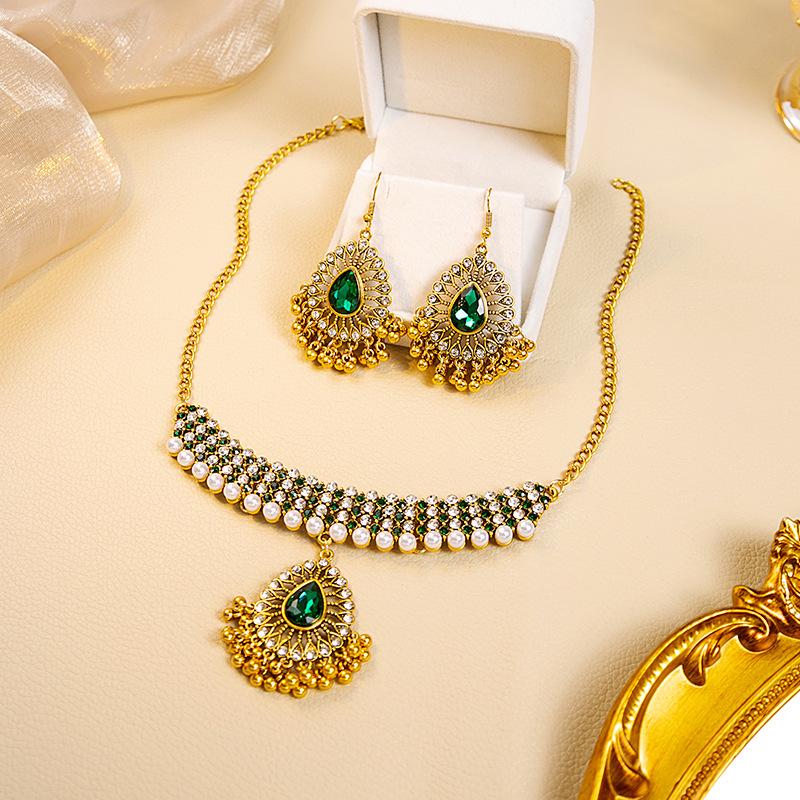 European & American Retro Palace-Inspired Pearl Water Drop Jewelry Set