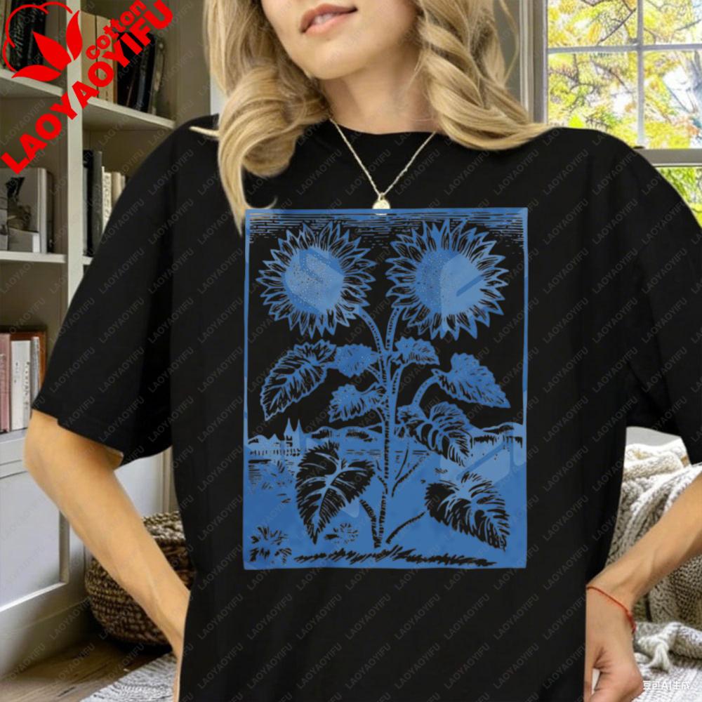 Vintage Sunflowers Shirt 90s Retro Flowers Tee La Dolce Vita Pressed Flowers Gift for Her Screenprinted Tshirt Italy Harajuku