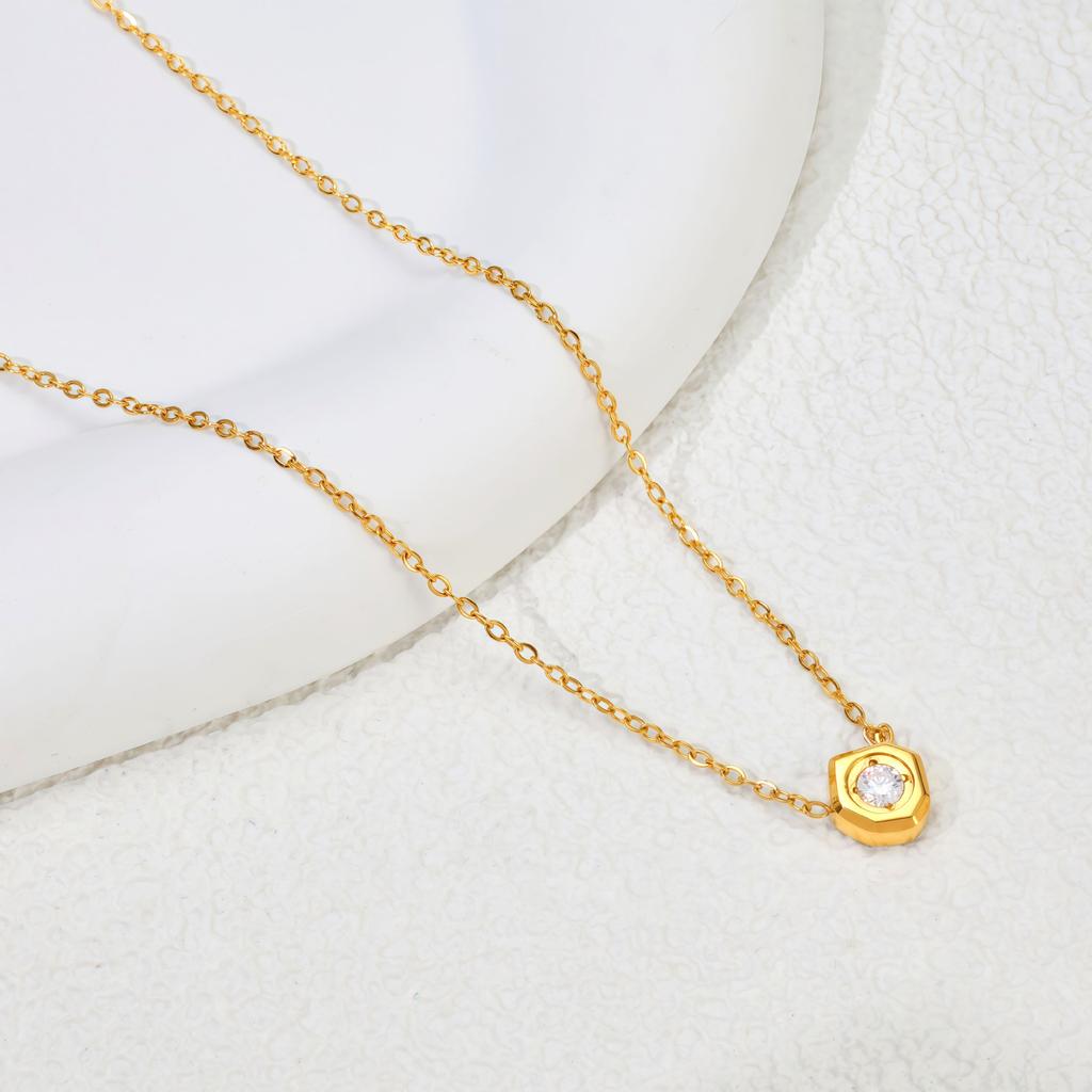 Einfache Geometrische Polygon Kleine Weiße Diamant Halskette Titanstahl Nicht-Verblassend Temperament Vielseitig Schlüsselbein Kette Geschenk