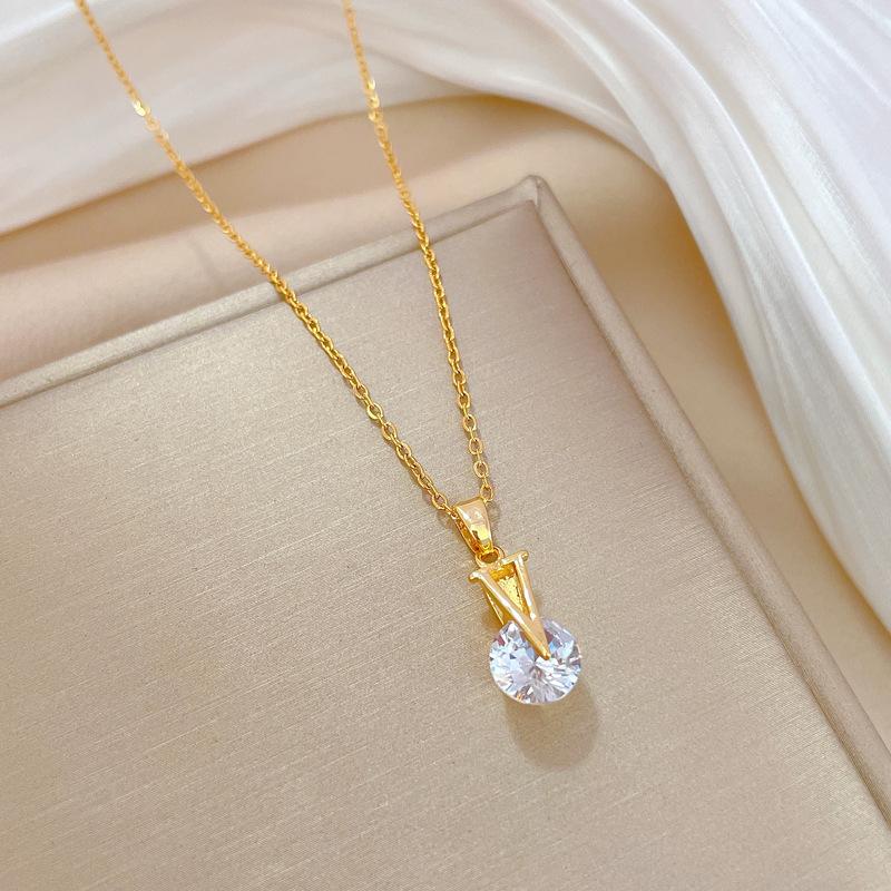 Light Luxury Temperament Real Gold Gorgeous Small V Zircon Necklace Female Versatile Clavicle Chain Titanium Steel Chain