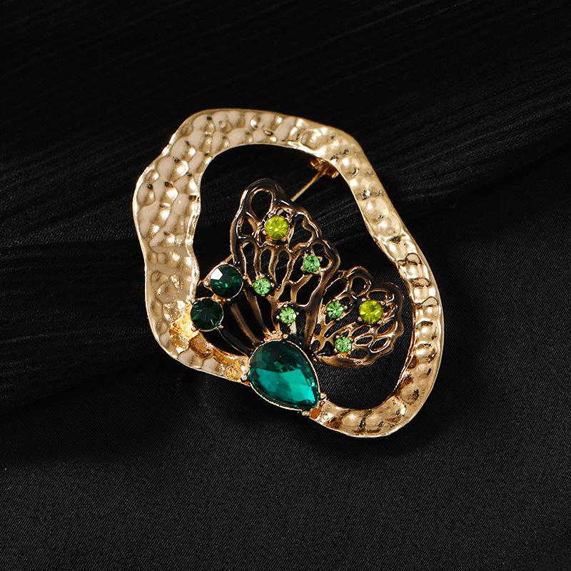 Butterfly shadow trace French elegant butterfly brooch niche design sense light luxury temperament high-end corsage pin accessories women