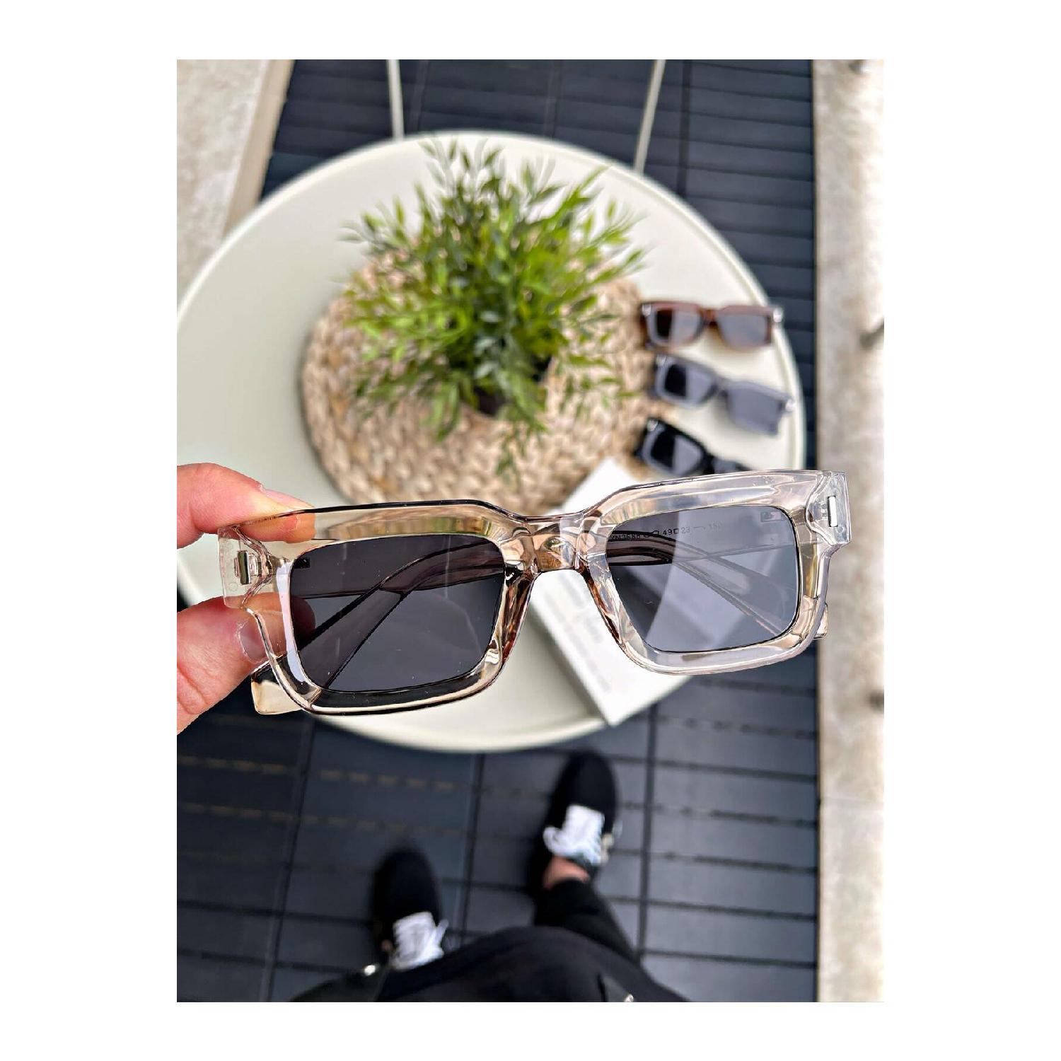 

Солнцезащитные очки для женщин