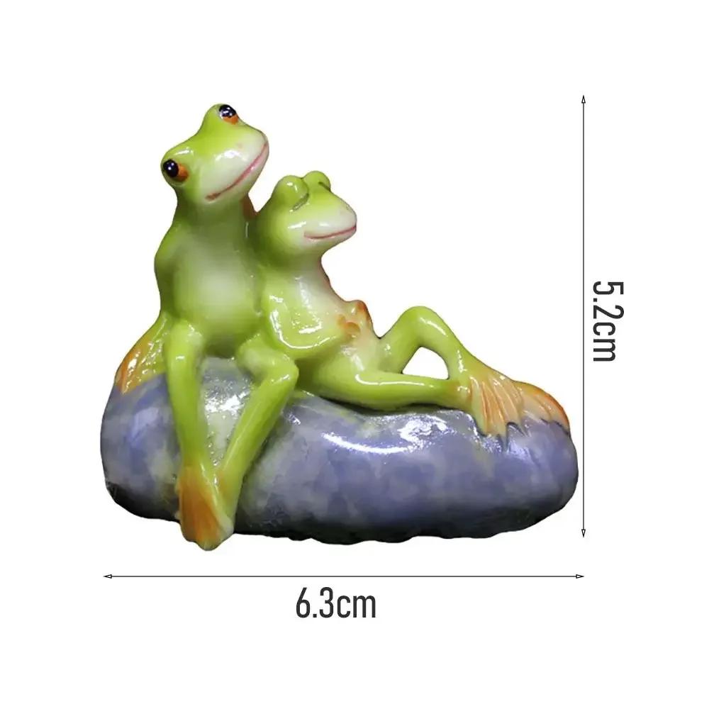 Fashion Resin Crafts Frog Statue Realistic Sitting Frog Frog Figurine Garden Decoration Cartoon Frog Sculpture