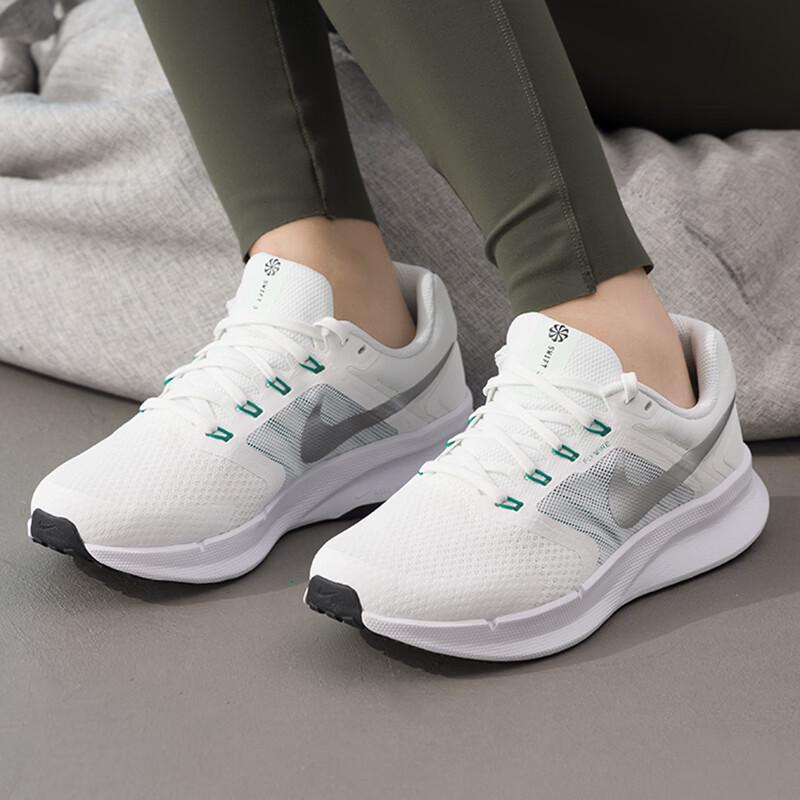 

Nike Women s SWIFT 7/24 Running Shoes US 7
