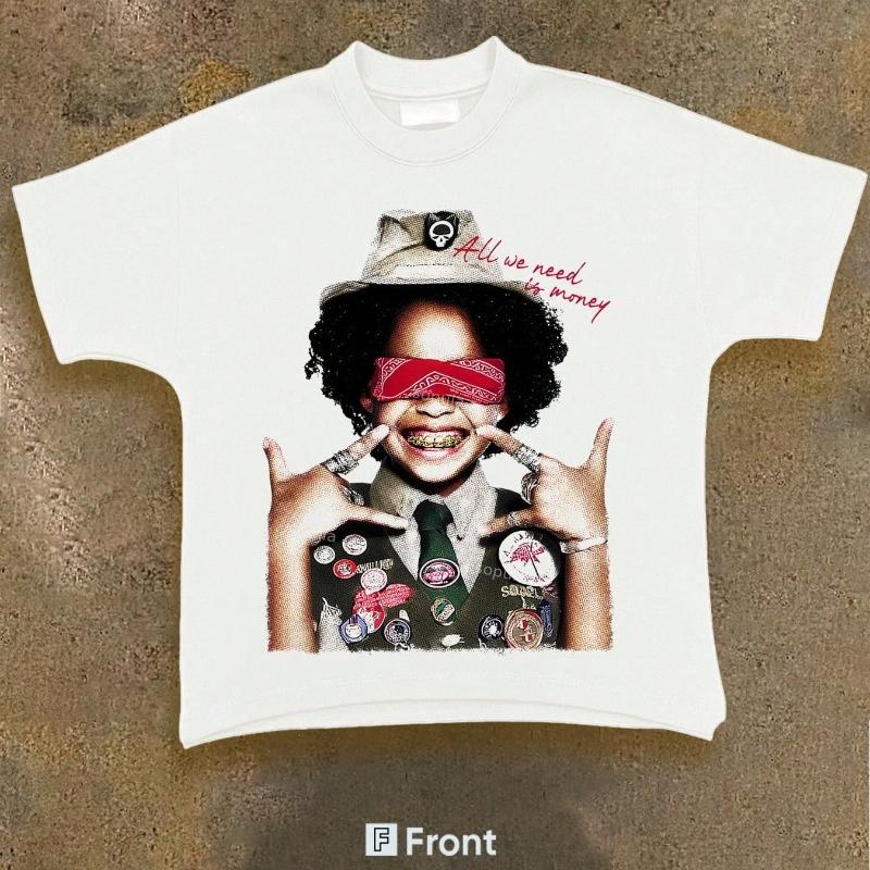

Streetwear casual graphic Tshirt featuring a striking portrait print and red paisley pattern Couples loosefitting shirt S