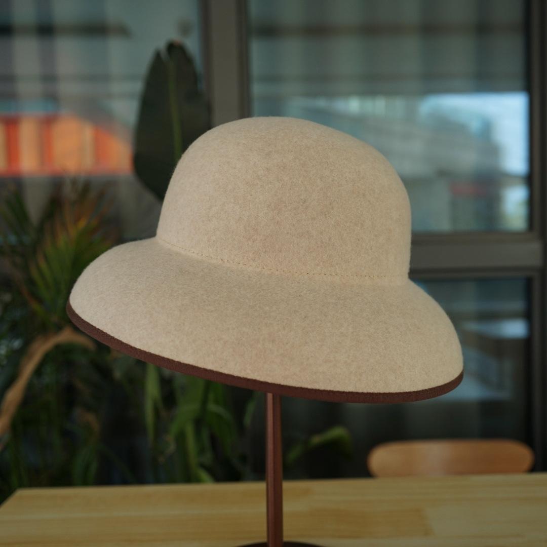 Французская ретро бежево-коричневая подшитая шерстяная шляпа-колокол женская осенне-зимняя Хепберн элегантная рыбацкая шляпа-цилиндр британская шляпа M（56-58cm）