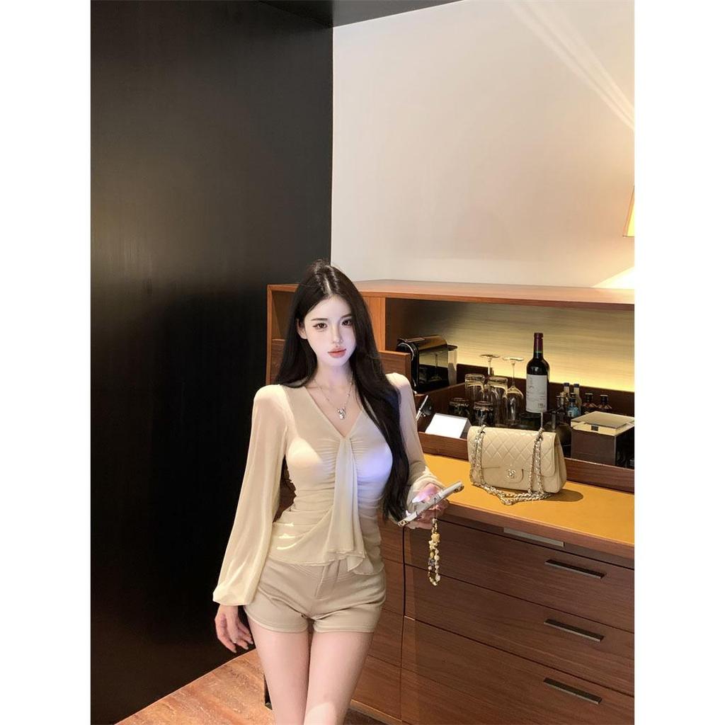 Women's Slim Fit Pink V-Neck Long-Sleeve T-Shirt, 2026 Spring, Cinched Waist, Stretchy Base Layer