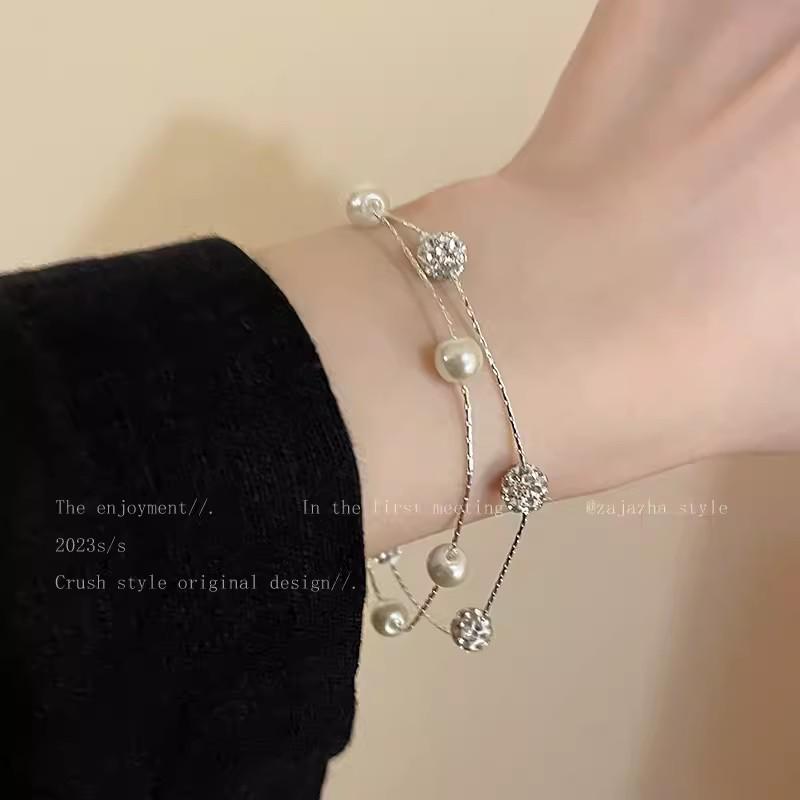 Korean-Style Versatile Pearl Bracelet for Women: Light Luxury, Exquisite, High-End Feel, Popular Beaded Bangle, Elegant Hand Jewelry.