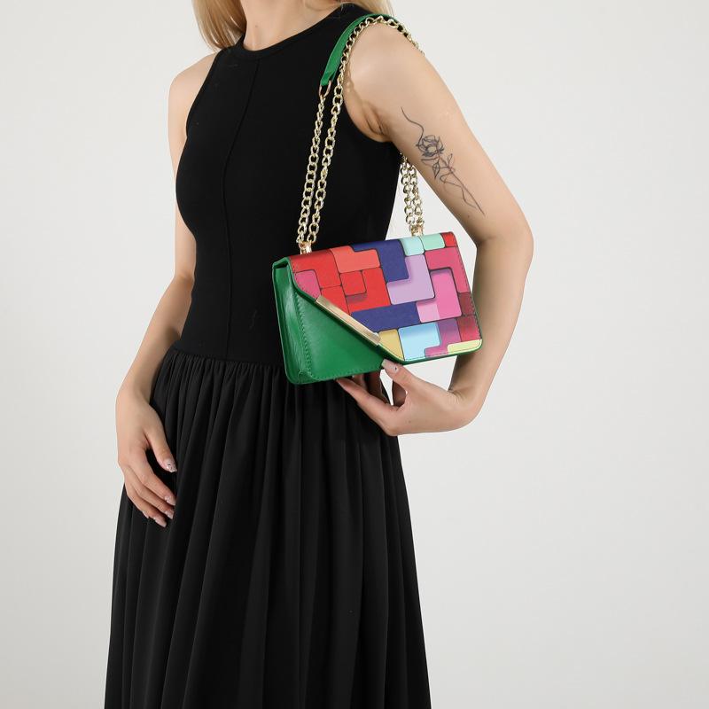 Quest'anno, la popolare borsa piccola a colori contrastanti da donna, la nuova borsa quadrata piccola alla moda e portatile, la bella borsa a tracolla straniera estiva