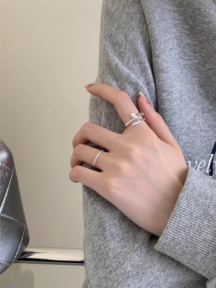 Pearl Summer Classy Ring For Women Featuring Stylish Geometric Design