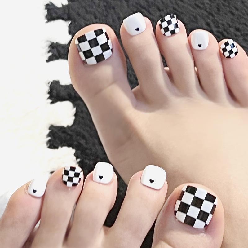 Checkerboard Heart Nail Stickers - Black & White Toenail Gel Adhesive JP2437【Glue Type】