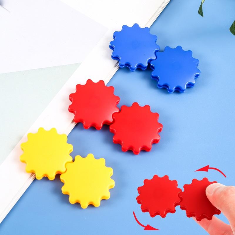 6Pcs Graffiti Retro Style Fingertip Top Color Decompression Small Toy Creative Rotating Gear Fingertip Top Convenient To Carry
