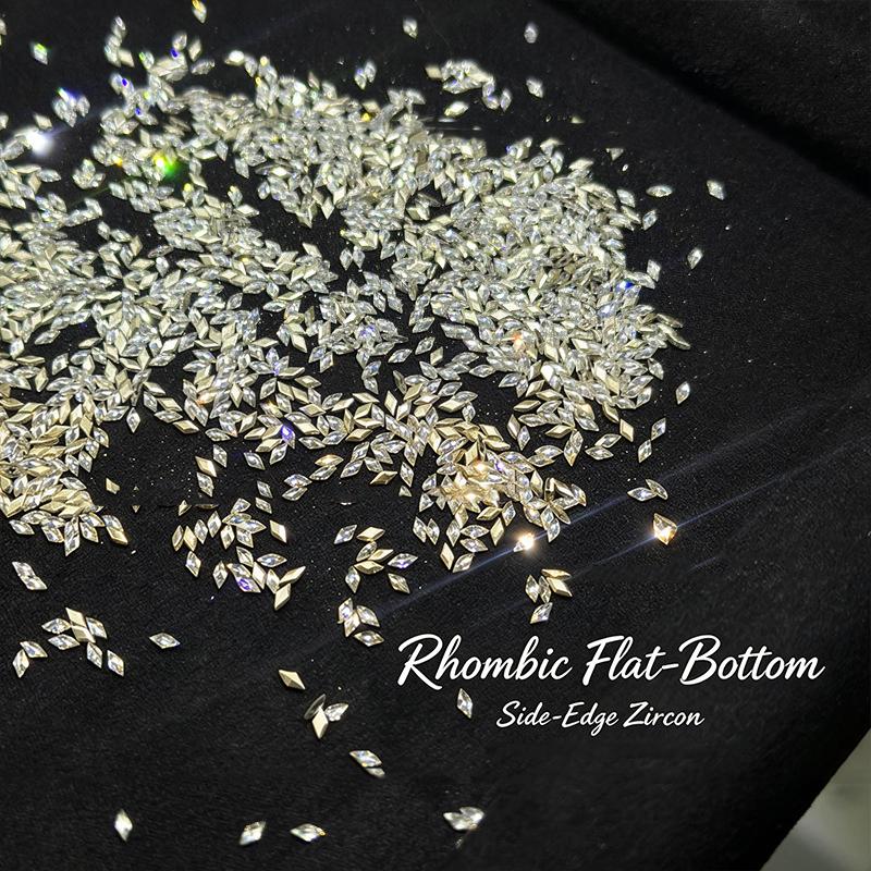 50Pcs Rhombus 3D Glitter Nail Decoration Diy Chic Tiny Crystal Ice-Transparent Mini Sparkle Nail Art Rhinestone
