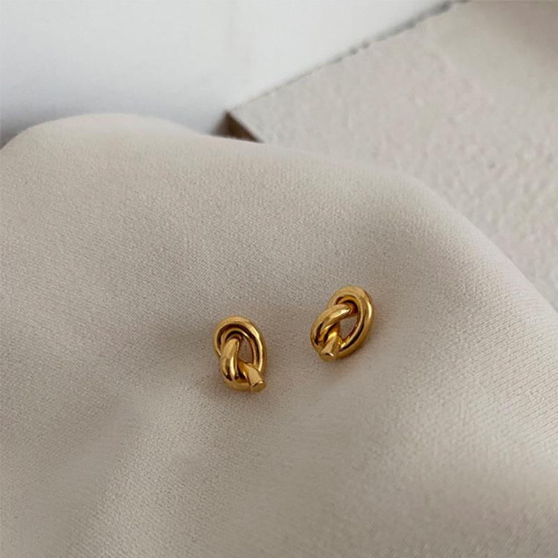 18K Gold-Plated Titanium Steel Knot Stud Earrings: Minimalist, Retro, High-End Design
