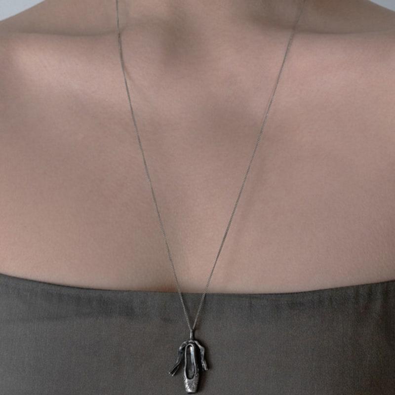 Mouvebament Toe Shoe Necklace_Silver925