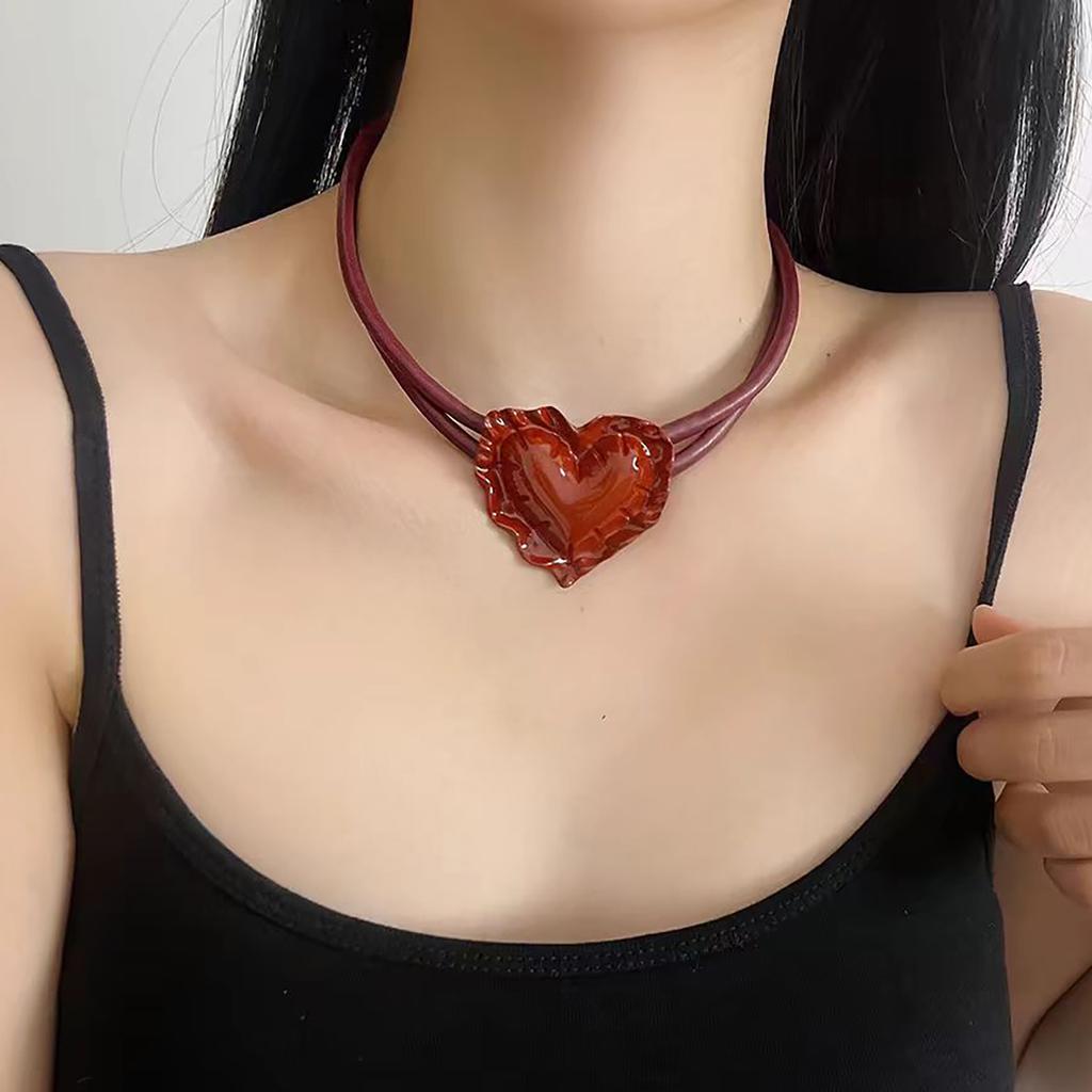 Elegant PU Leather Heart Pendant Necklace Handmade Choker Adjustable Length Clavicle Chain Jewelry for Women Girls