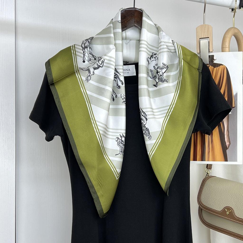 Spring And Summer Silk Chinese Square Scarves Go Out To The Street With Mulberry Silk Silk Scarves With Fresh Green Silk Scarves And Shawls.