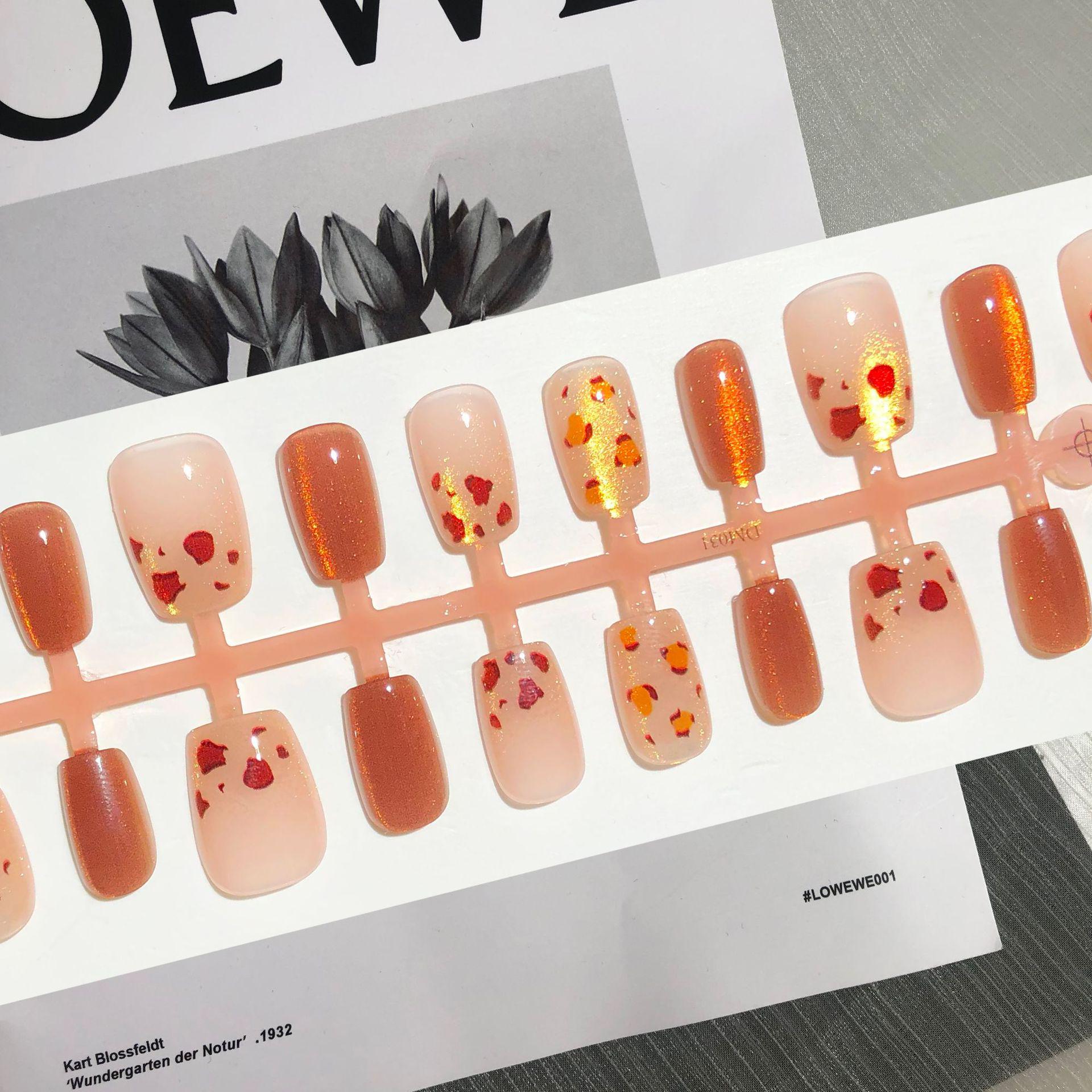 

Maillard Gold Glitter Leopard Print Nails - Short Wearable Detachable Tips for Autumn/Winter, 30-Piece Set