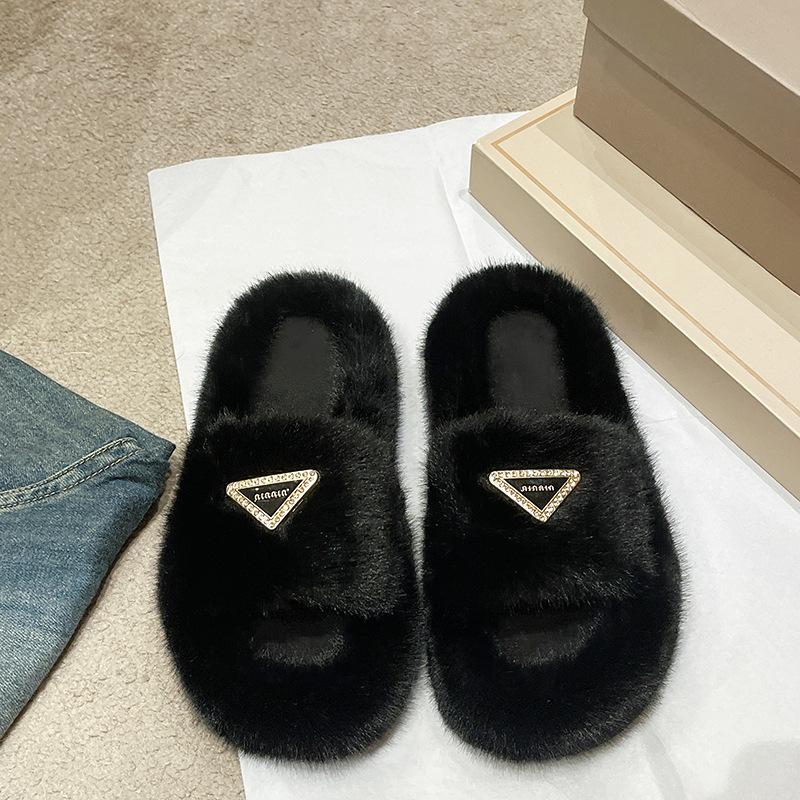 Mao Mao slippers women wear thick soles to increase the height of autumn and winter cotton towing home light luxury inverted triangle explosion plush
