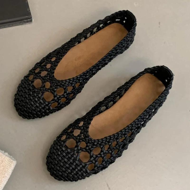 Fashion Handmade Woven Hollow Flat Sandals Women Fashion Round Toe Mesh Soft Sole Casual Shoes Summer Comfortable Non-slip Beach Sandals